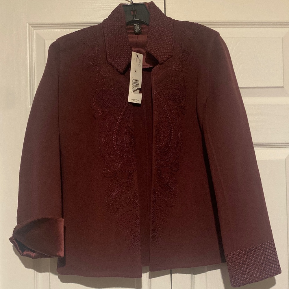 NWT BEAUTIFUL LINDA ALLARD ELLEN TRACY PLUM COLOR BLASER SIZE 8 petite